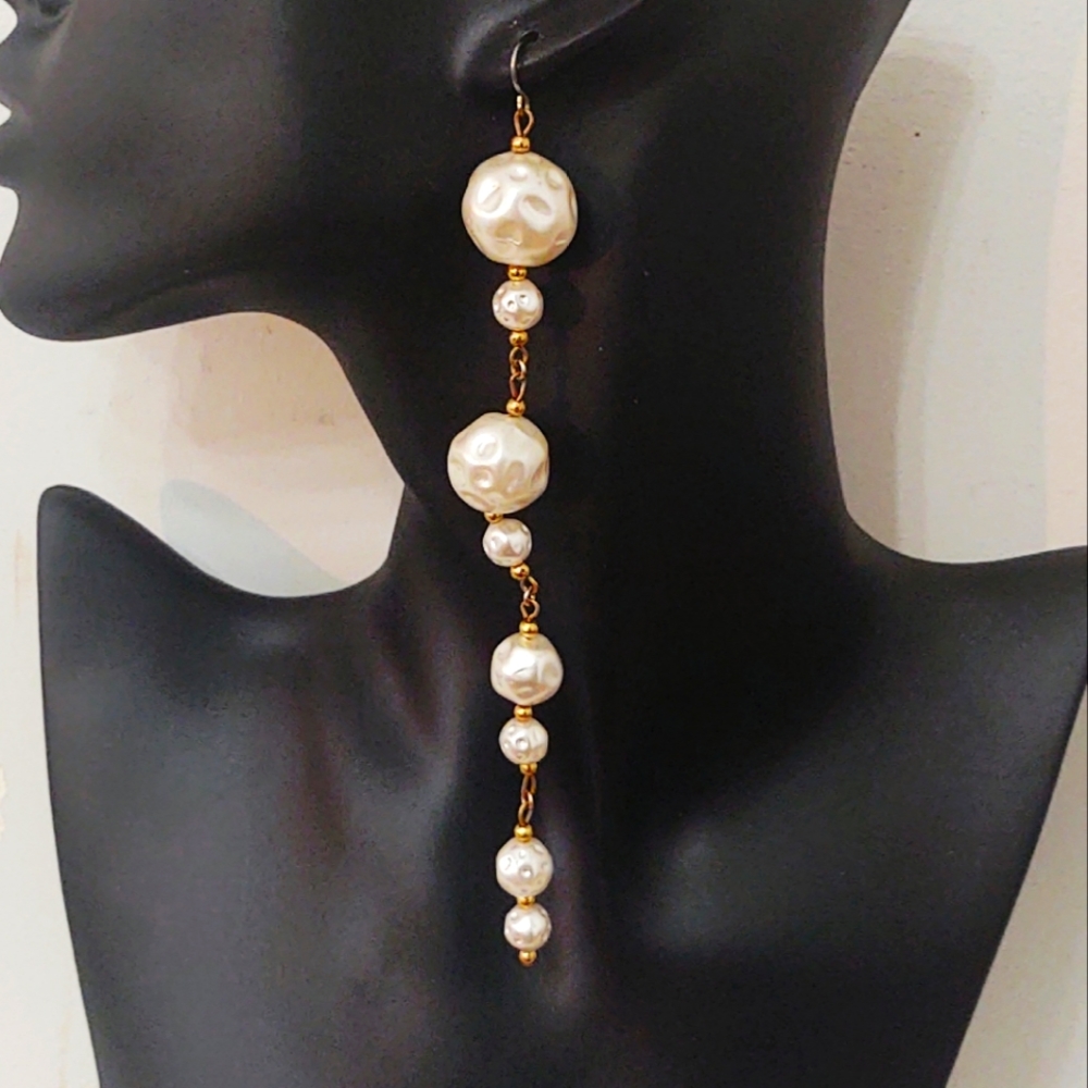 Vintage 5.25" Long Graduated Pearl Earrings set in Gold